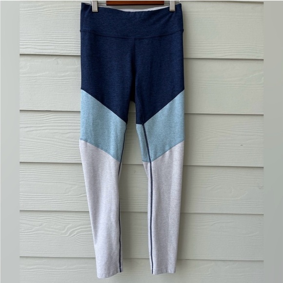 Outdoor Voices Two Toned Leggings - Picture 4 of 4